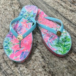 Lily Pulitzer sandals new size 7/8